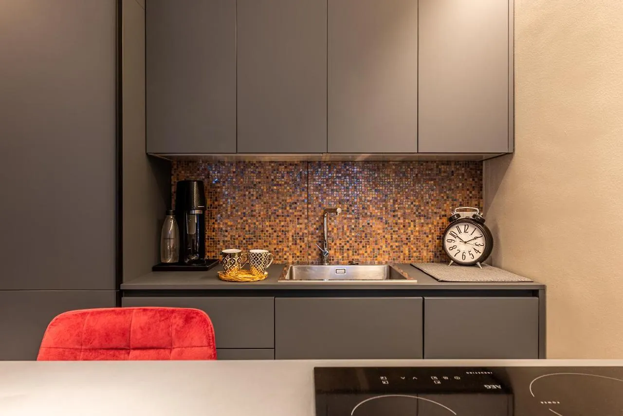 Duomo A 2 Fermate - Tiny Apartment In Pta Venezia Milan