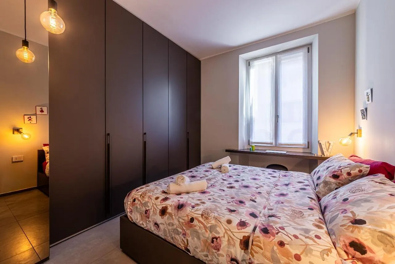 Duomo A 2 Fermate - Tiny Apartment In Pta Venezia Milan Italy